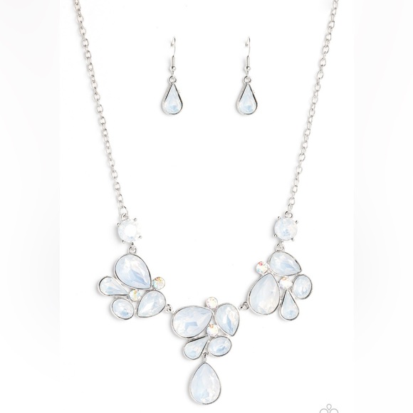 Opalescent Necklace - Picture 1 of 4